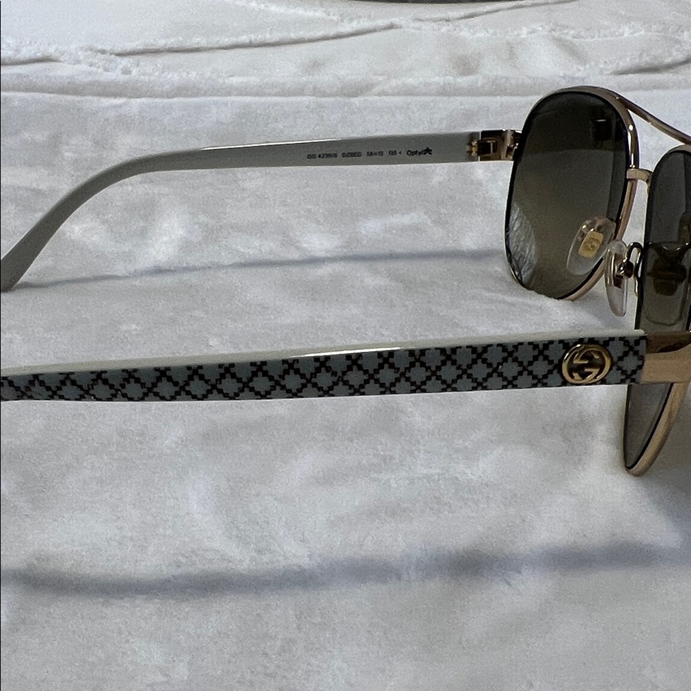 Gucci White and Gold Aviator Sunglasses - Picture 4 of 9